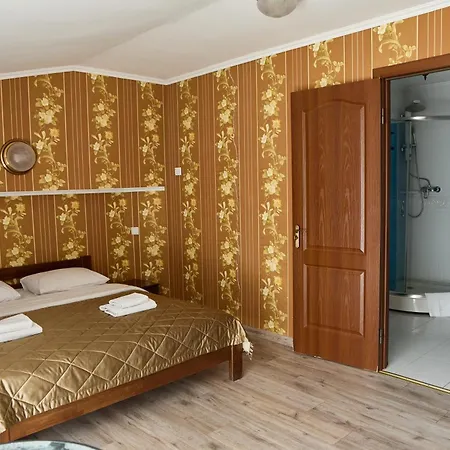 Hotel Plazma Lviv Exterior photo